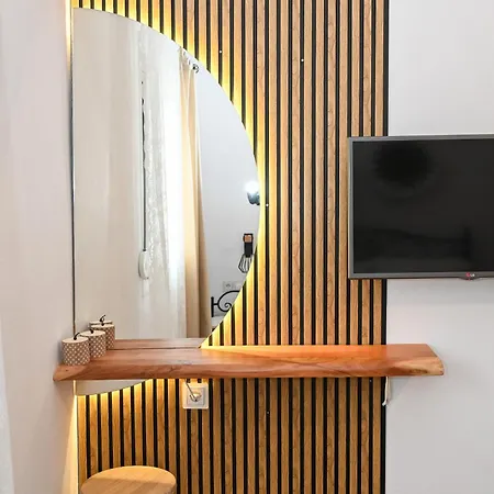 Gemilos Nest Komia