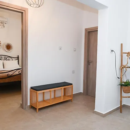Gemilos Nest Komia